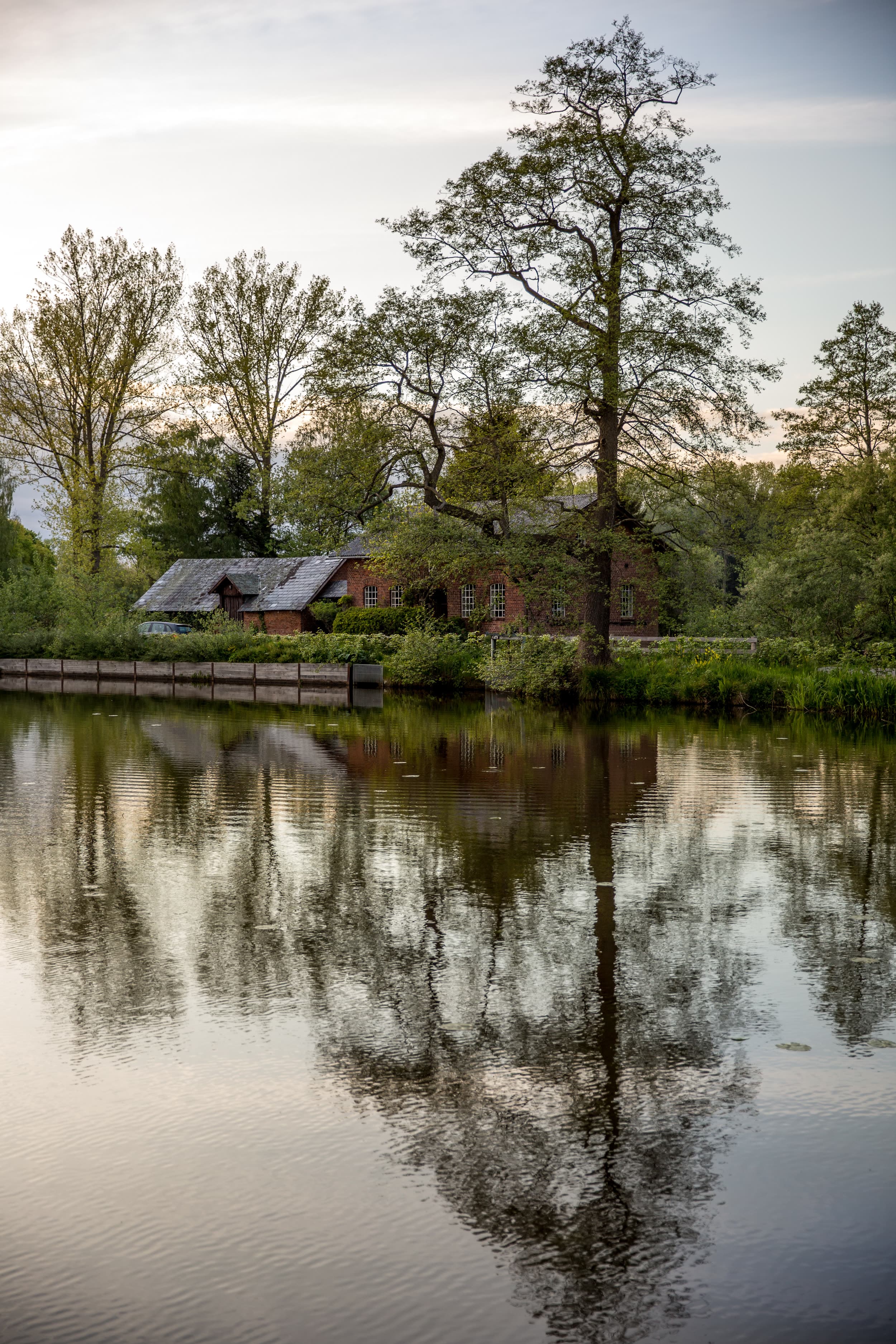 Wassermühle im Hochformat, Detailansicht